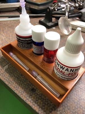 Container for Schwanheimer industrial glue