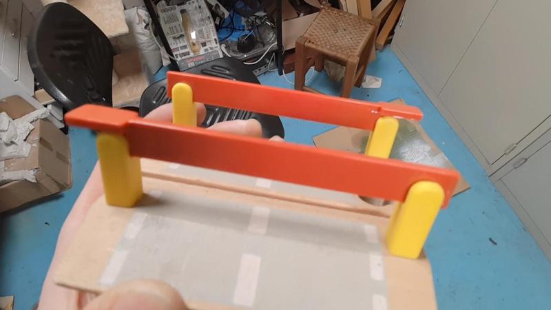 Brio traffic barrier
