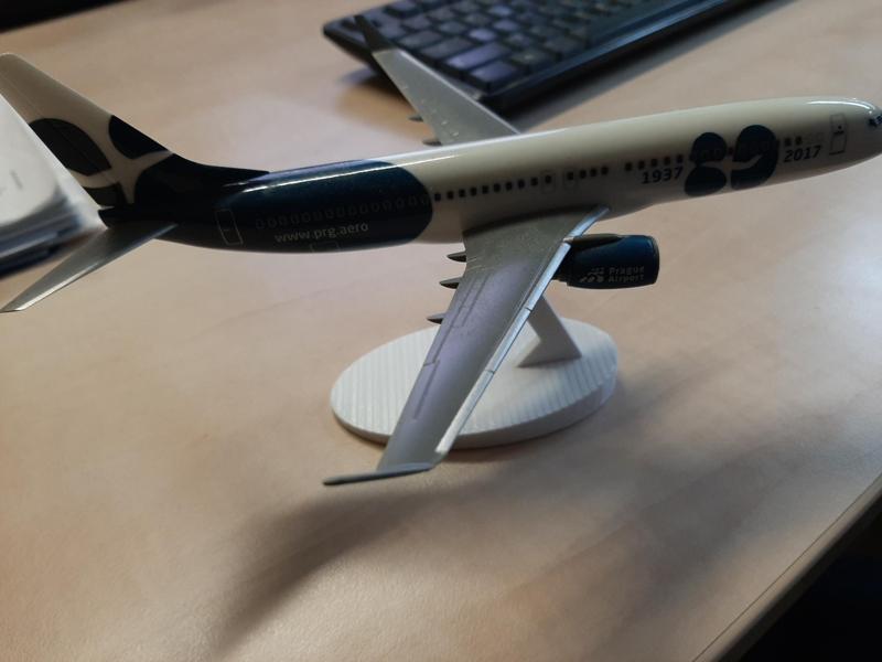 stojan modelu - stand for airplane model