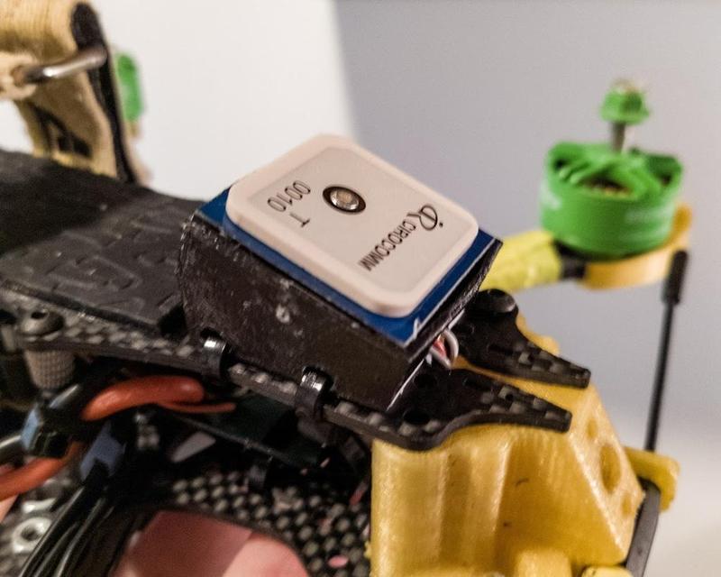 Generic Beitian BN-880 mount to zip-tie it on top of uav