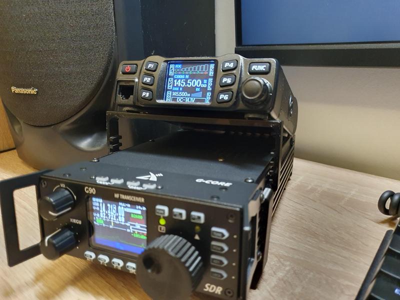 Xiegu G90 adjustable upper distance/stand