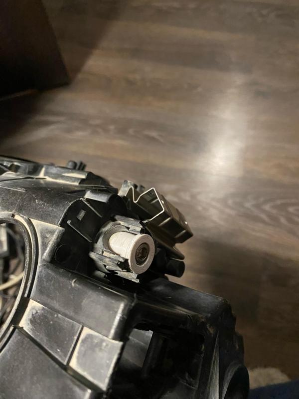 Headlight height adjustment screw Volvo S40 2, V50