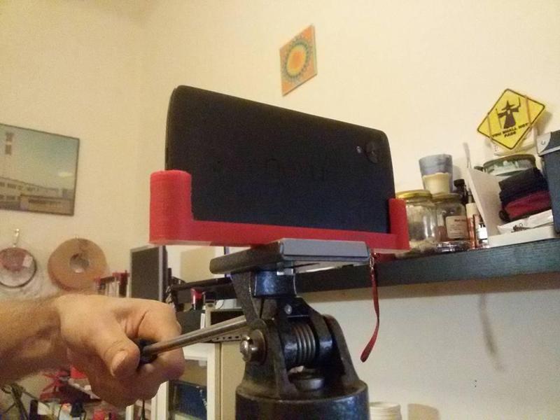 stand holder on Nexus V Lg