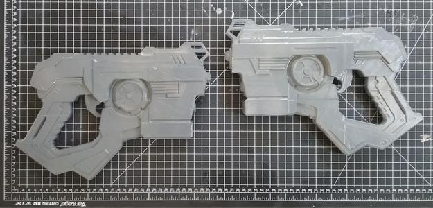 Tracer Pulse Pistols cadet Lena Oxton