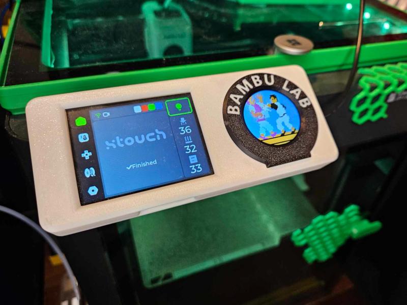 xTouch Flip Screen w/ Panda Knomi