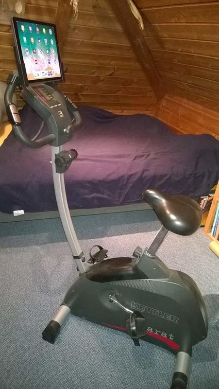 iPad holder for hometrainer