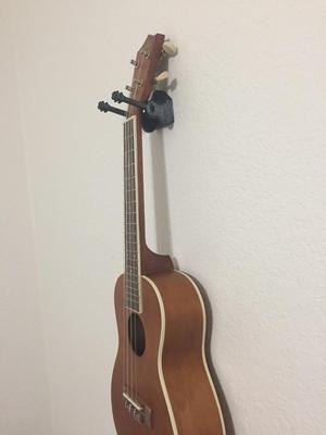 Ukulele wall hanger with ukulele look
