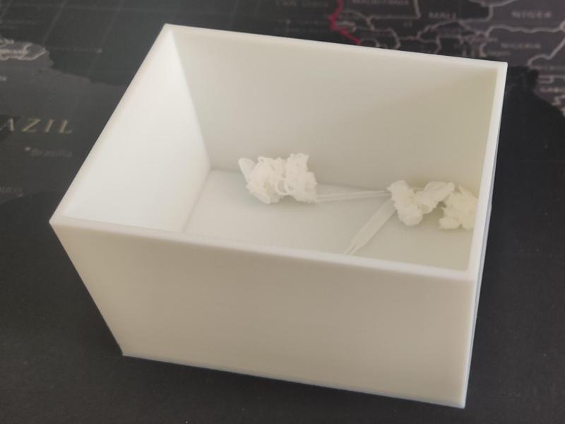 Simple small waste bin