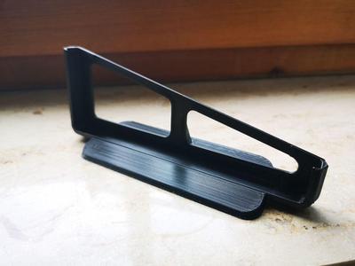 Huawei P20 Pro // Spigen Rugged Armore // Landscape Stand // Car Mount