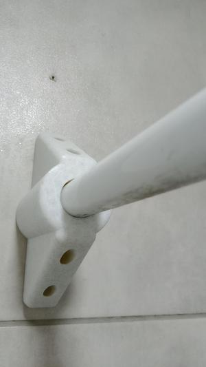 BATHROOM SPOUT HOLDER
