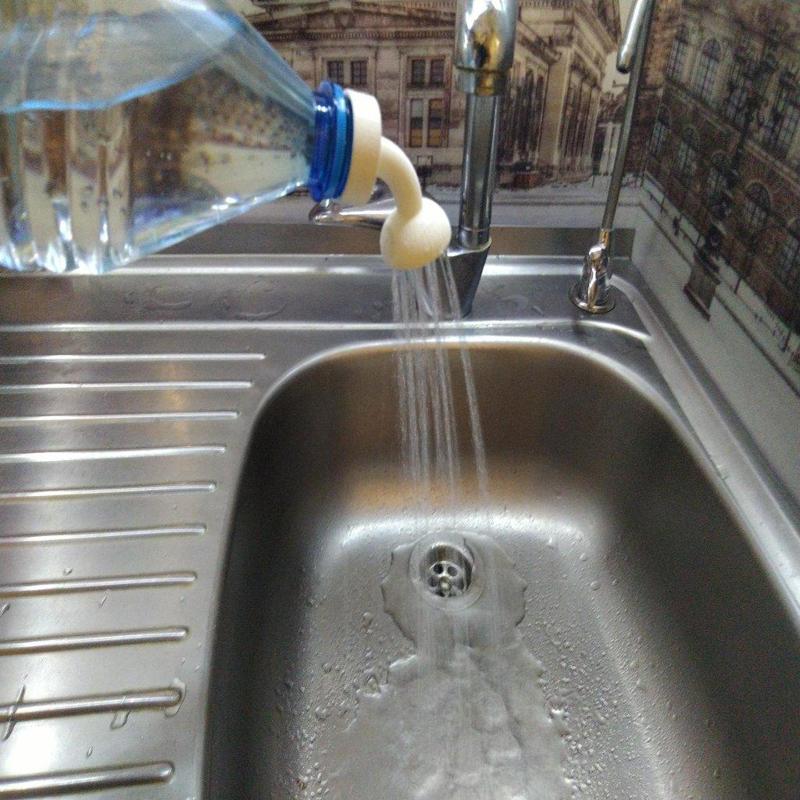 Small ergonomic watering can nozzle for bottle