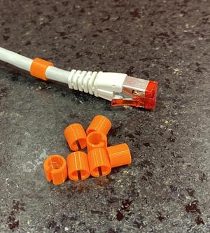 Clip en couleur pour câble Ethernet