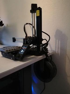 Spool holder for table mount