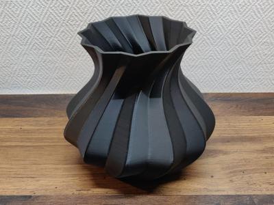 Black twisted vase