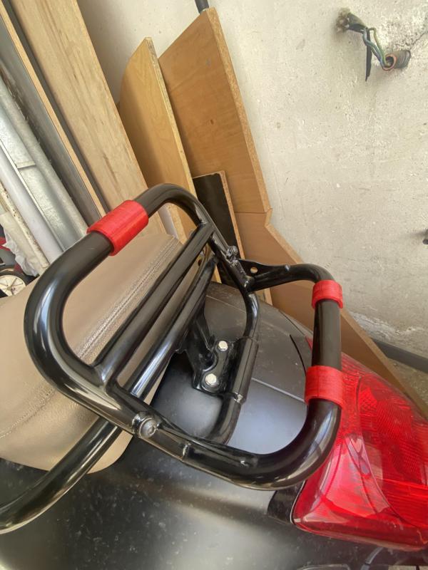 Vespa GTS rear rack Clip