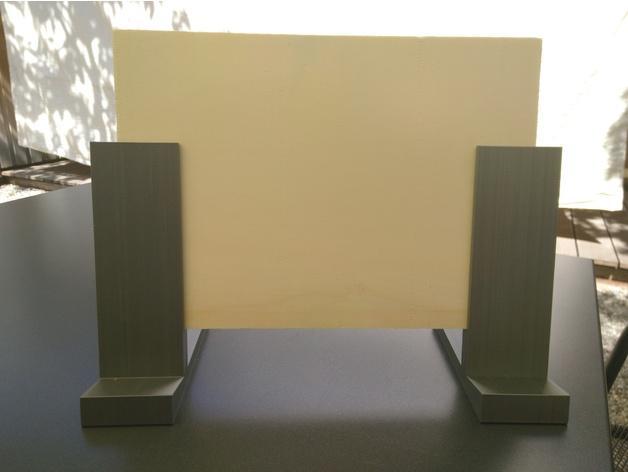 Simple photobook stand