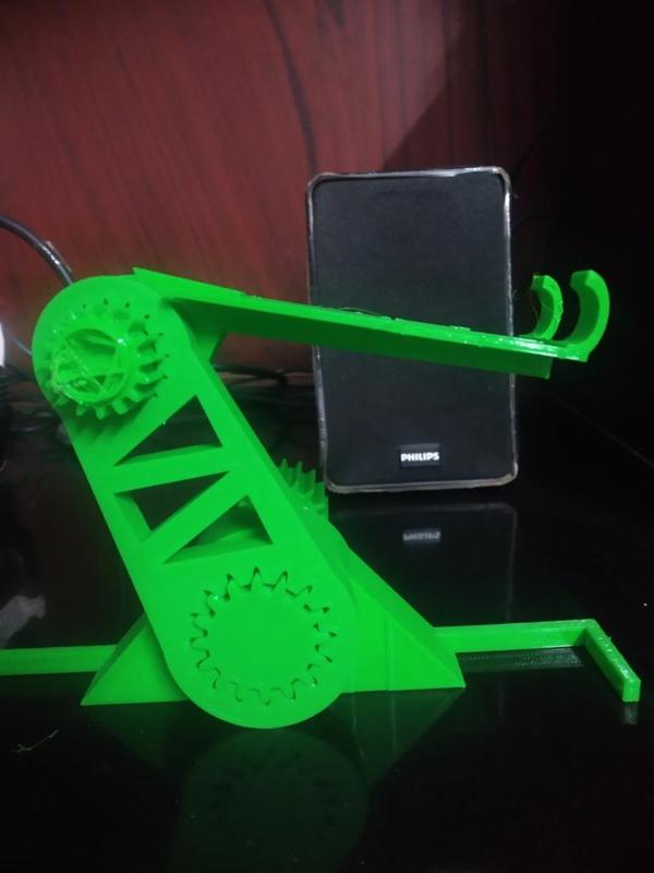simple adjustable phone stand