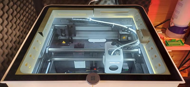 Bambu X1C Top Glass Riser remix for Neon-LED-Stripe (2 channels)