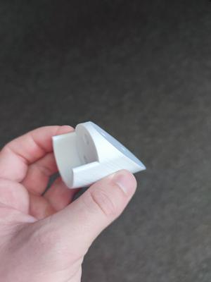 Wardrobe rod for 45 degree walls