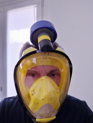 Full face mask with Dyson filter