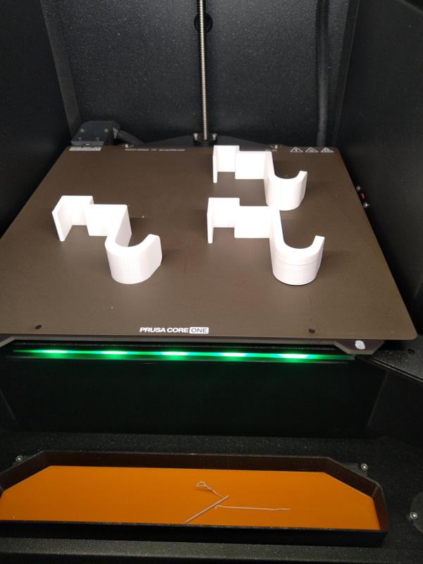 závěsný háček na falcové dveře