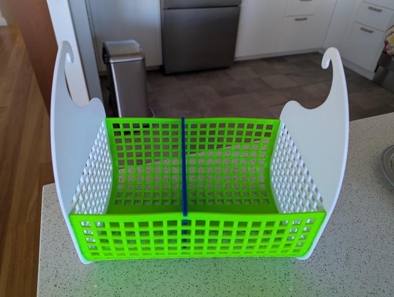 Large pegbasket with Divider