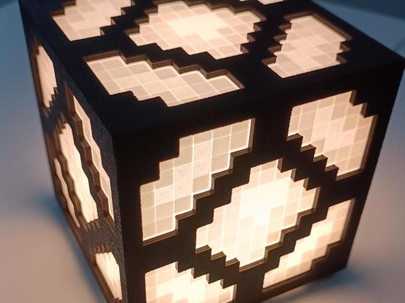 LED lamp inspired by Minecraft