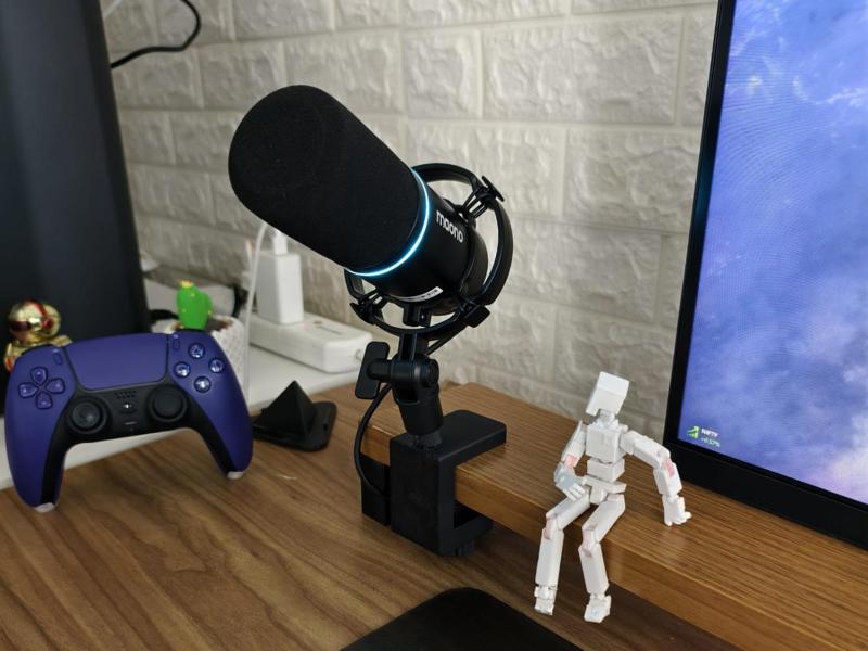 Desk-Mount Microphone Clamp Stand (5/8″ Thread)