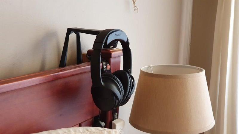 Bose QC35 II Headboard Hanger