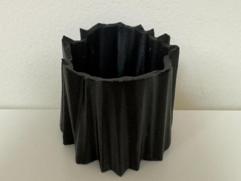 Mini Wavy Plant Vase – Succulent & Cactus Pot