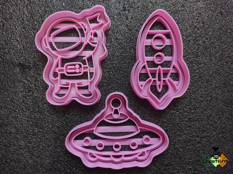 Cookie cutters-astronaut-.
