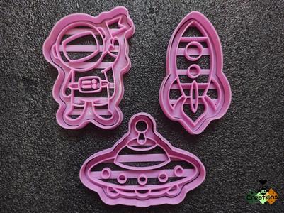 Cookie cutters-astronaut-.