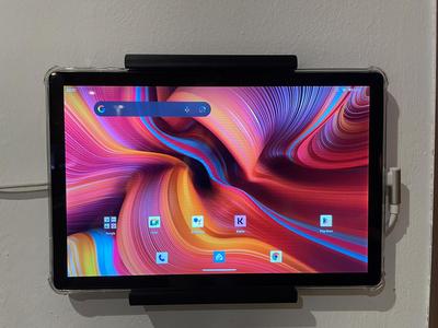 Tablet holder for junction box