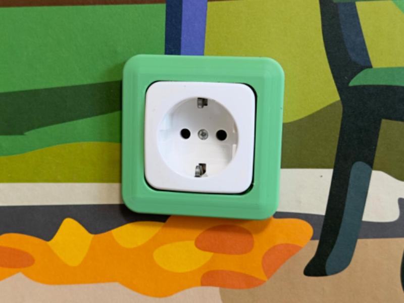 Outlet frame
