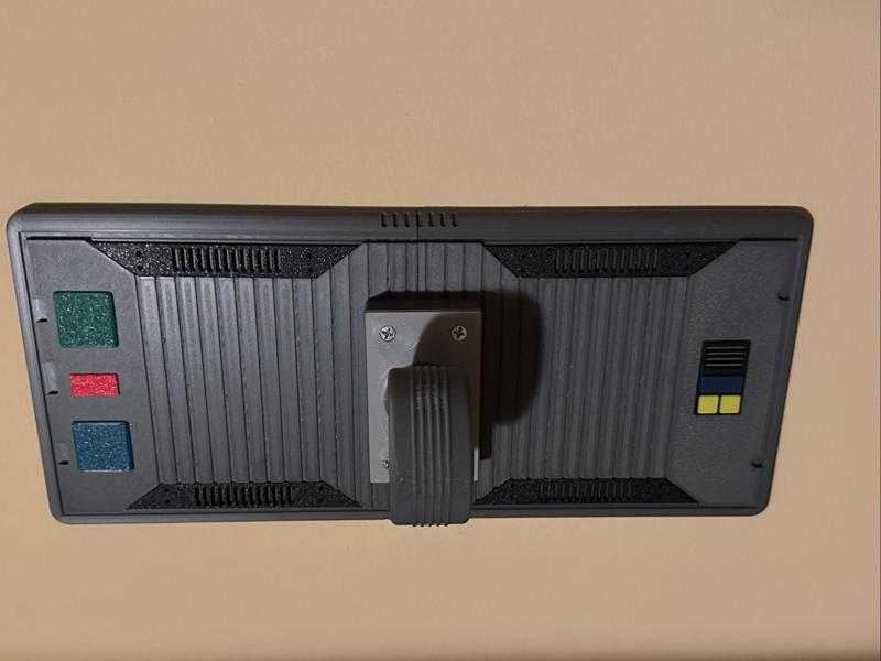 Vertical Lightsaber Hanger, Sliced for 256^2mm bed