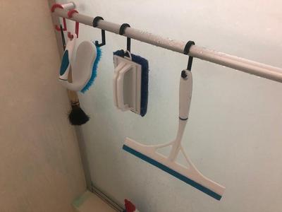 Hook for the shower door. fits 18mm tube