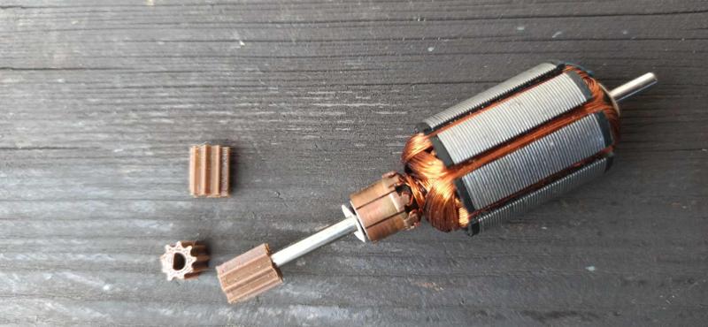 Gear wheel for automatic gate