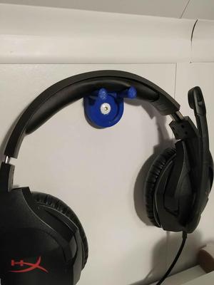 Yet another headphone hanger