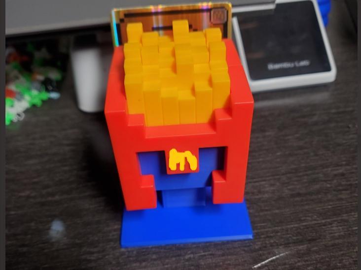 Fry Helmet Stand V2 (Card Holder)