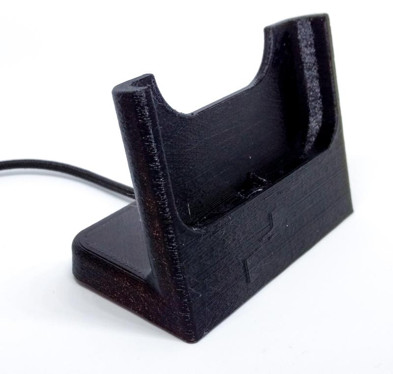 Moto G4 Plus magnetic charging dock