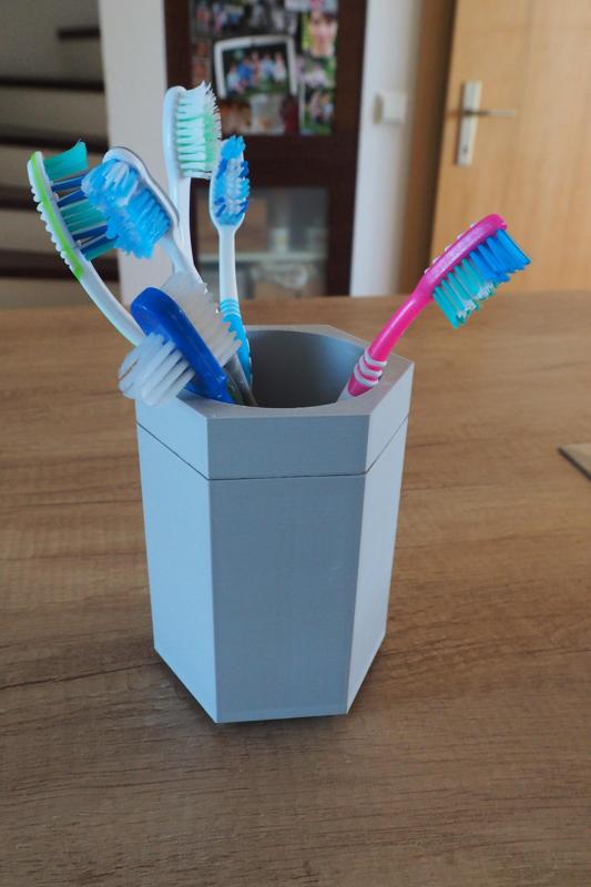 Cup toothbrush