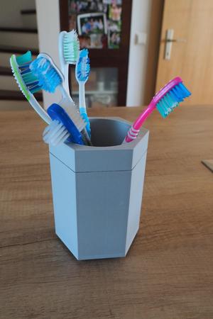 Cup toothbrush