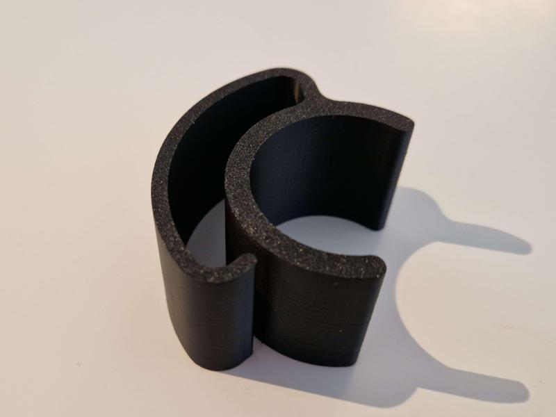 Simple Monitor Arm Cable Clip