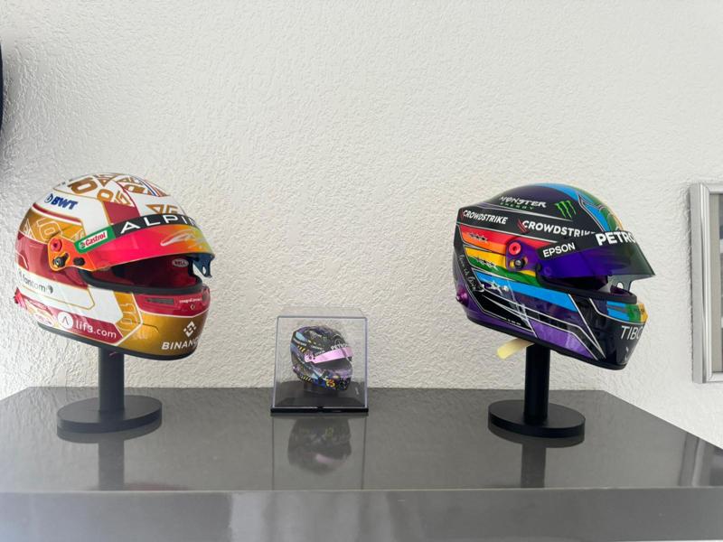 Support de Casque Helmet 1/2