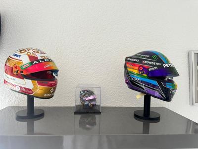 Support de Casque Helmet 1/2