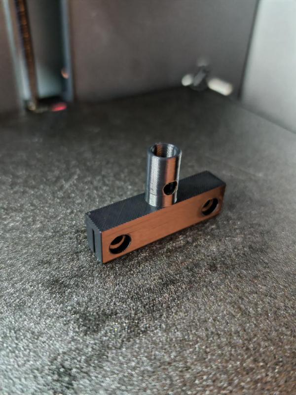 Holder for Rust-Bird