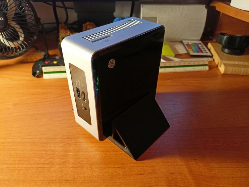 Intel NUC vertical stand