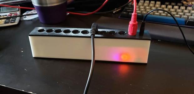 MIDI Thru 1in -> 10out splitter case
