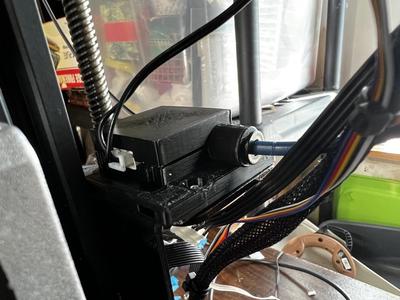 Filament guide and runout sensor using spare z-stop