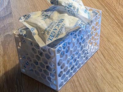 Stackable hexagon bin for drying silica